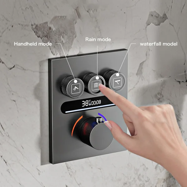 Luksuriøst dusjsystem i messing, termostatisk, veggmontert design med LED digitalt display.