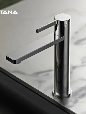 Aitana servantbatteri med enkelt design
