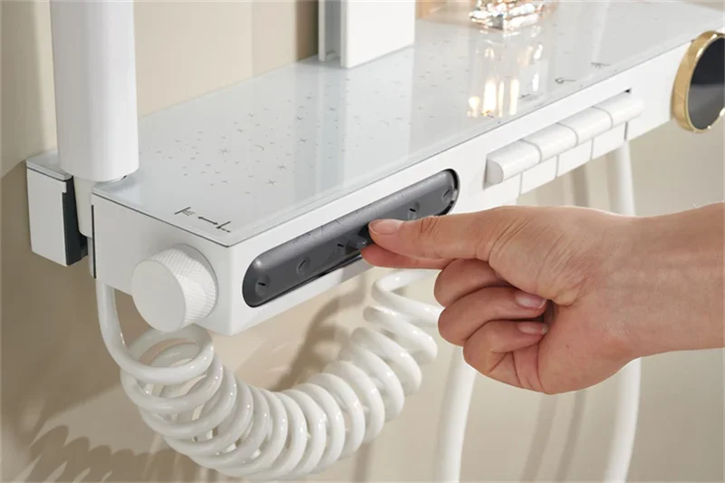 Starlight dusjsett – Hvit og gunmetal grå, termostatstyrt med digitalt display.