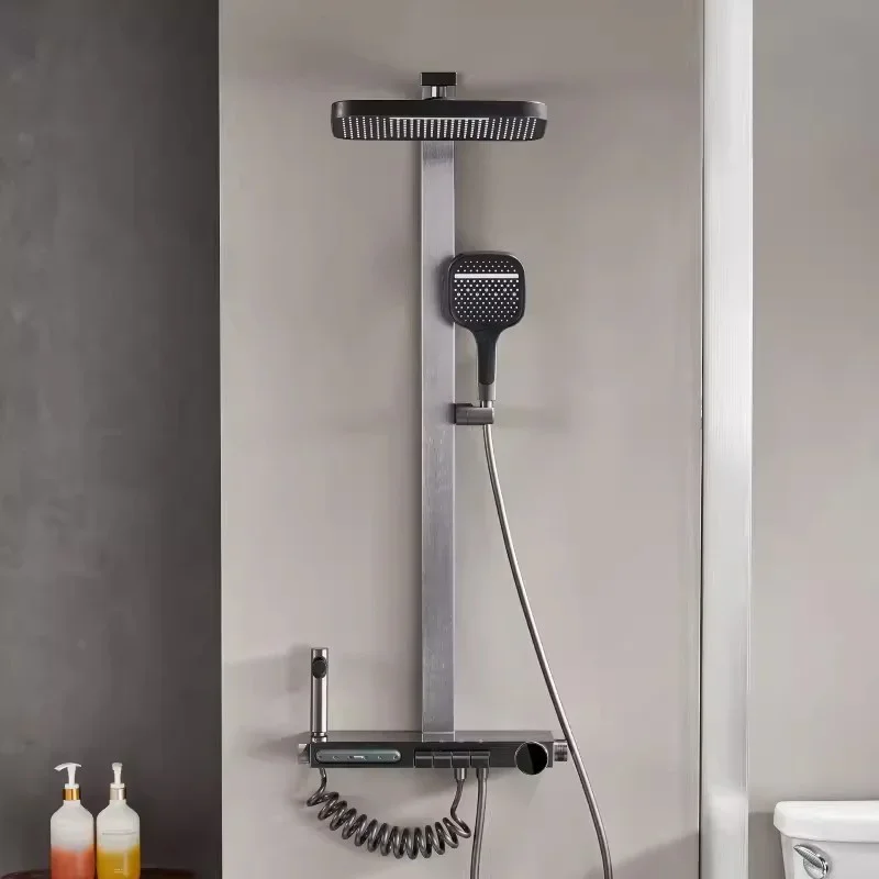 Starlight dusjsett – Hvit og gunmetal grå, termostatstyrt med digitalt display.