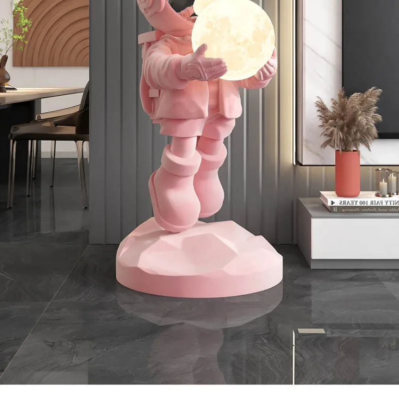 Moderne enkle store stueskulpturer i harpiks – astronautfigur, kreativ skulptur og dekorasjon