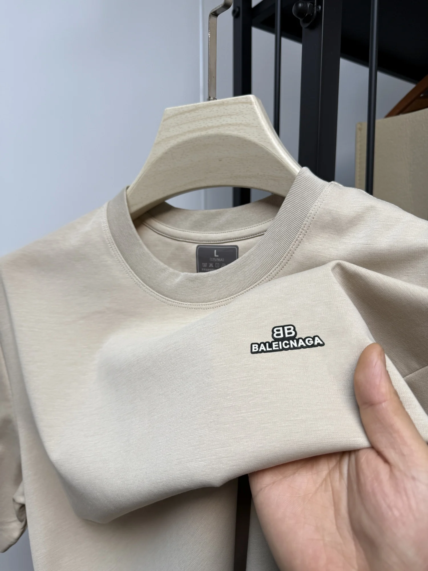 Korean Letter Badge Cotton Tee