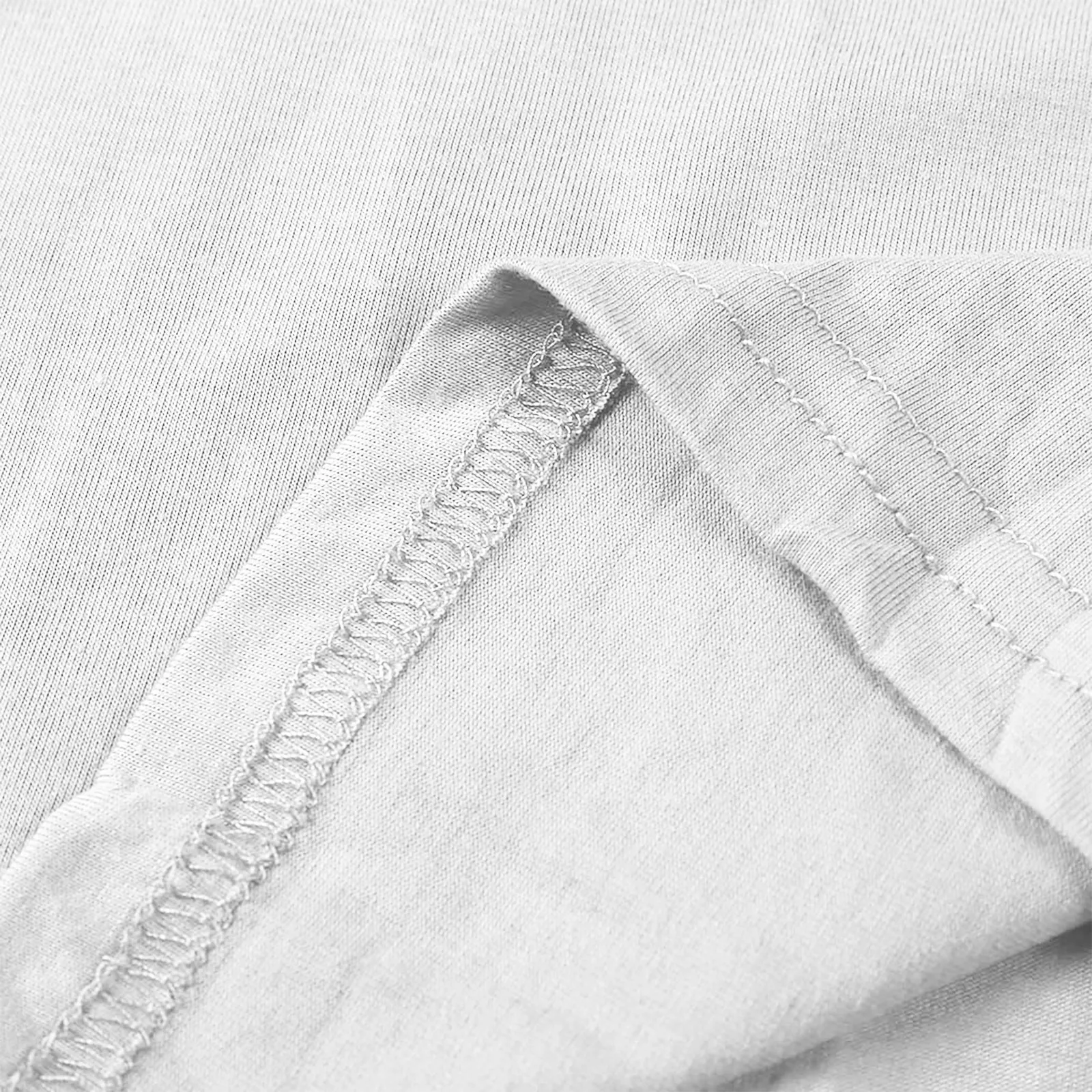 Elegant Mini Kjole – Wrapstil med Kort Erme og Dyp Utringning