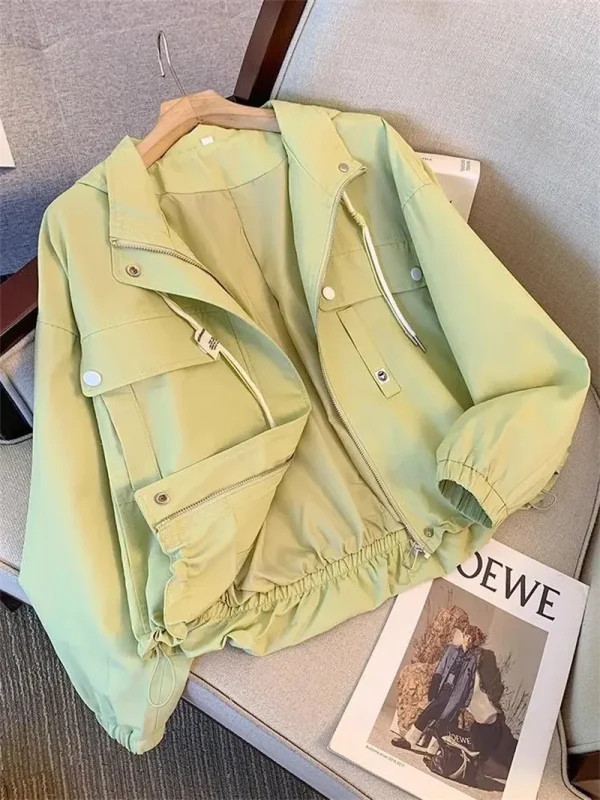 Grønn kort hettejakke dame 2025 – løs koreansk vindjakke i workwear-stil for vår