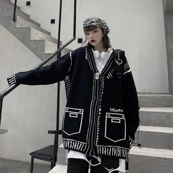 2023 Spring and Autumn Cardigan Korean Loose Graffiti V-neck Long Sleeved Japanese Retro Lazy Hong Kong Style All-match Sweaters