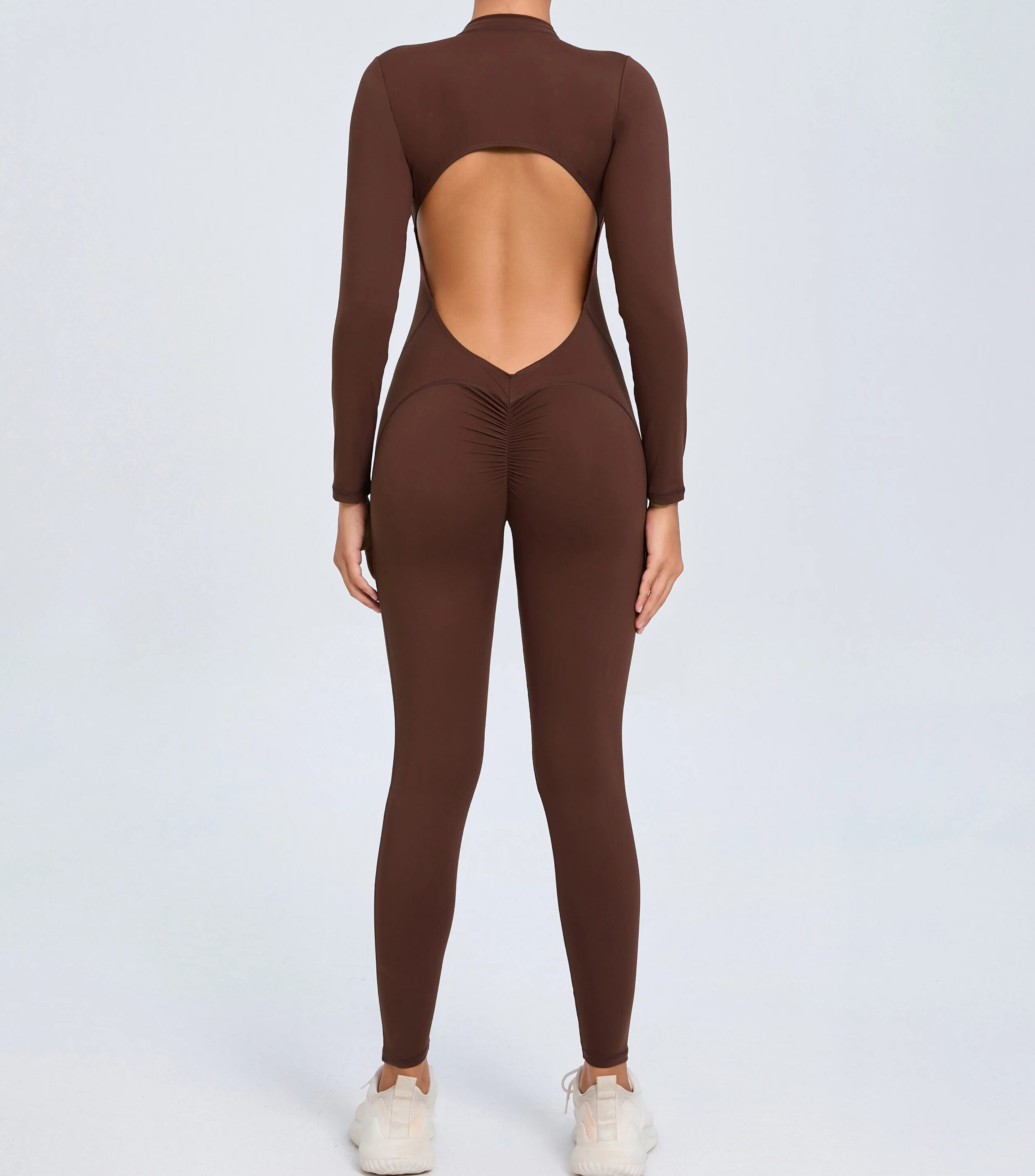 Dame Treningsoverall – Tettsittende Yoga Jumpsuit med Glidelås & Åpen Rygg